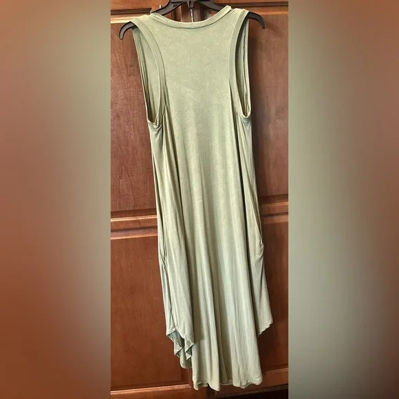 Charlotte Avery Green Sleeveless Dress. Medium. Bundle 4 Deals! - Picture 7 of 15